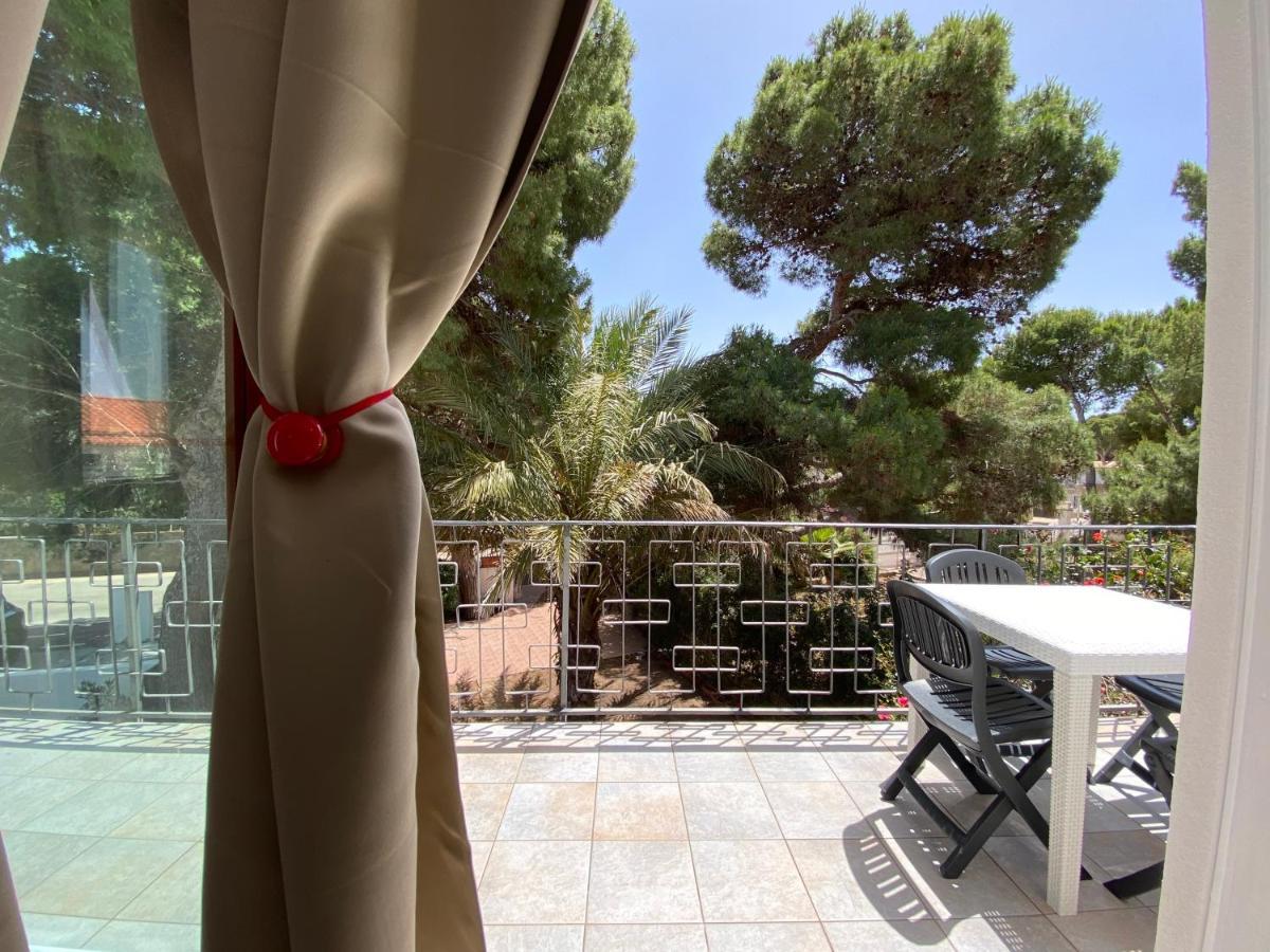Sabrina Apartments Porto Pino Exterior foto